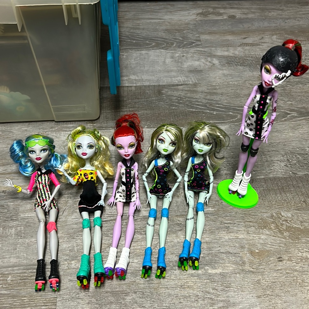 Monster High Skultimate Roller Maze Doll Set
